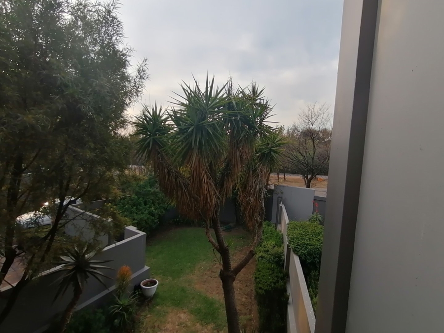 1 Bedroom Property for Sale in Sunninghill Gauteng