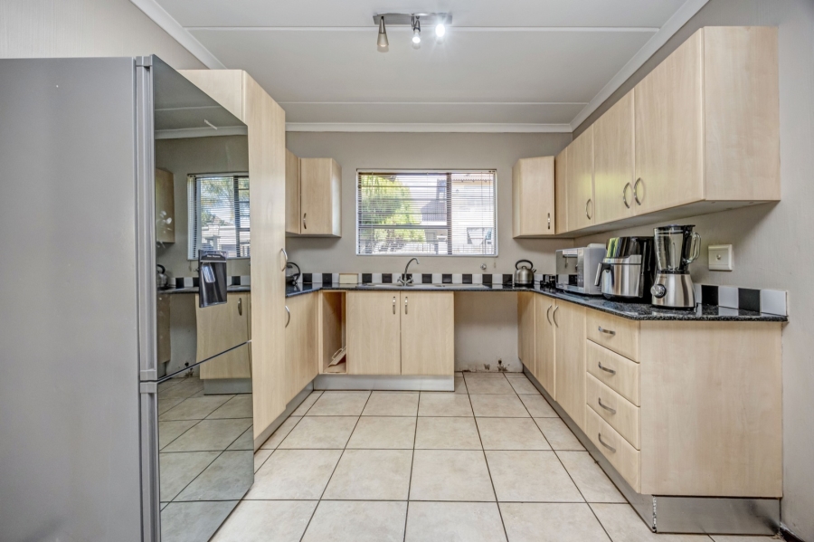 3 Bedroom Property for Sale in Broadacres Gauteng