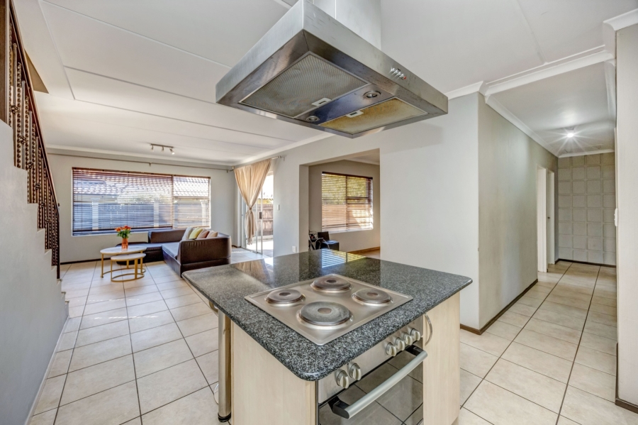 3 Bedroom Property for Sale in Broadacres Gauteng