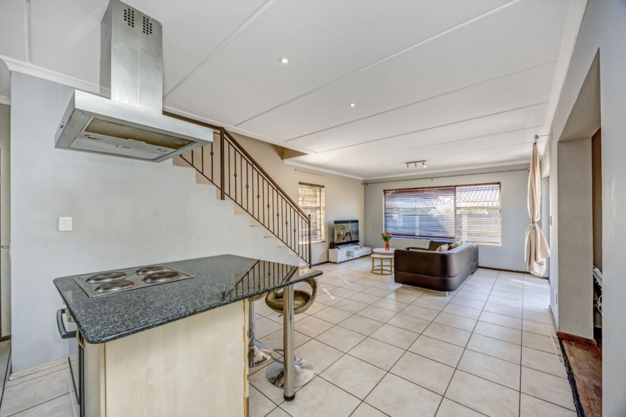 3 Bedroom Property for Sale in Broadacres Gauteng