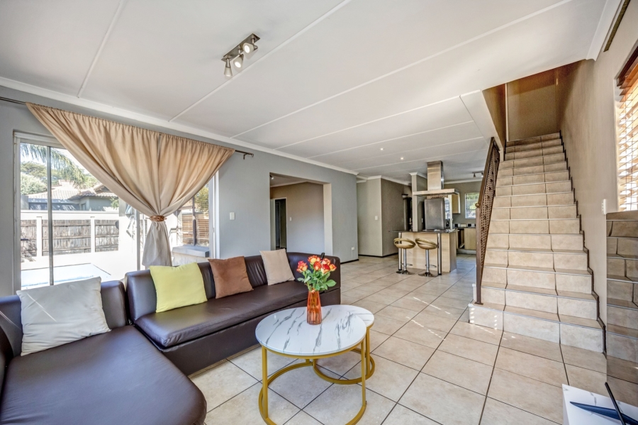 3 Bedroom Property for Sale in Broadacres Gauteng