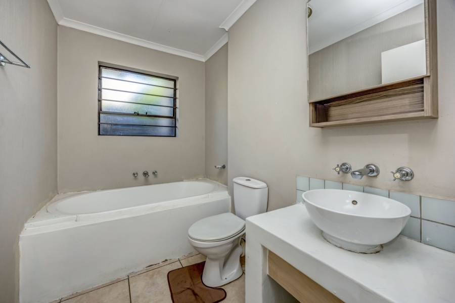 3 Bedroom Property for Sale in Broadacres Gauteng