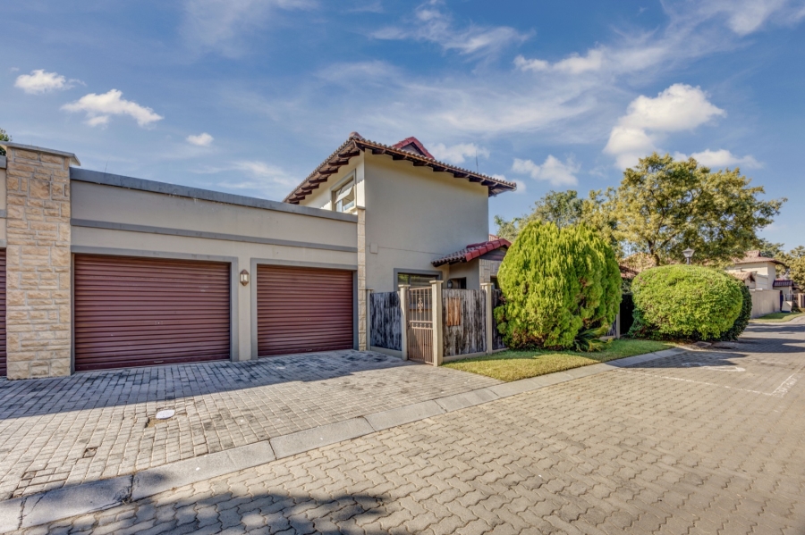 3 Bedroom Property for Sale in Broadacres Gauteng
