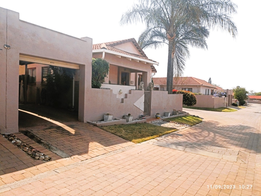 2 Bedroom Property for Sale in Bromhof Gauteng