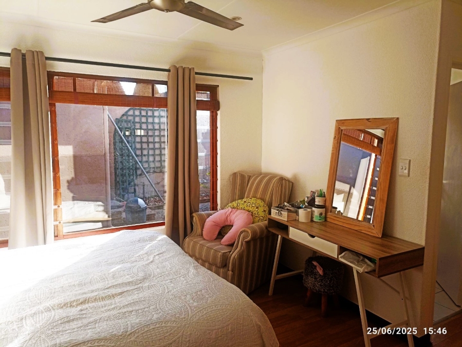 2 Bedroom Property for Sale in Bromhof Gauteng