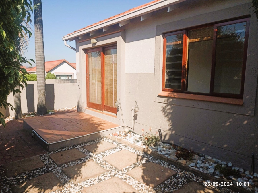 2 Bedroom Property for Sale in Bromhof Gauteng