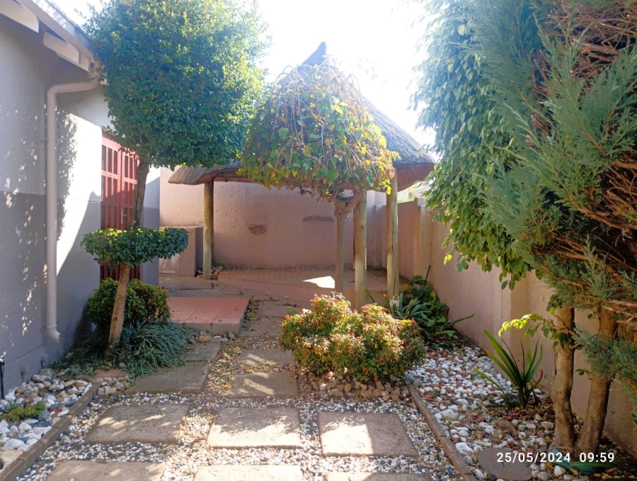2 Bedroom Property for Sale in Bromhof Gauteng