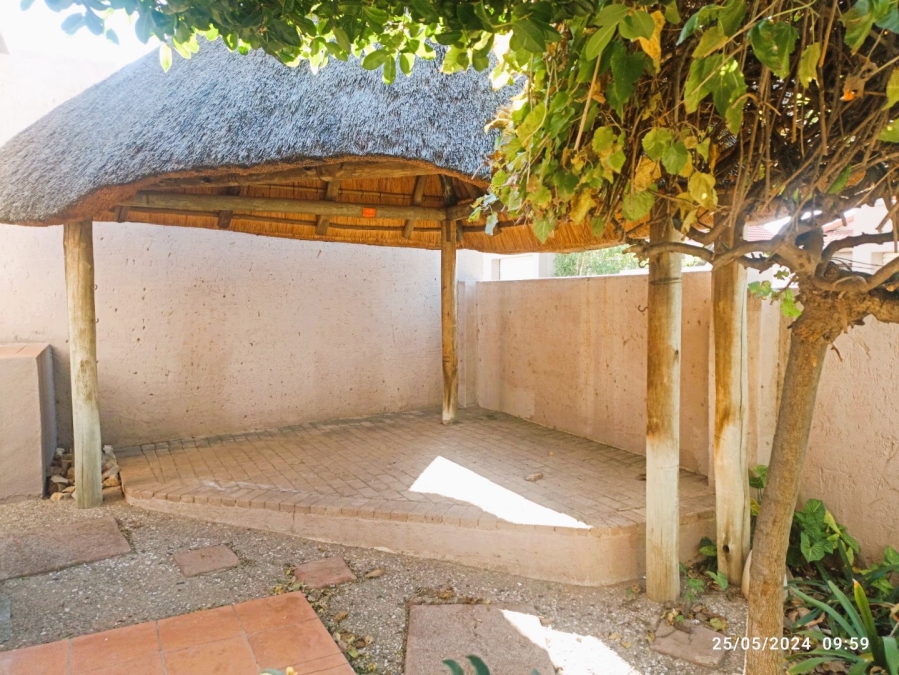 2 Bedroom Property for Sale in Bromhof Gauteng