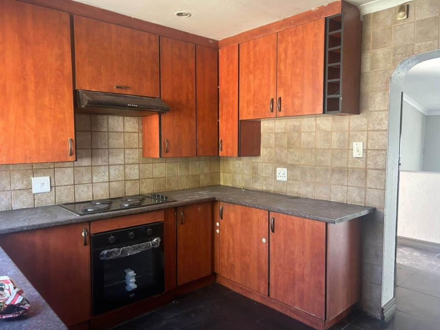 To Let 3 Bedroom Property for Rent in Vorna Valley Gauteng
