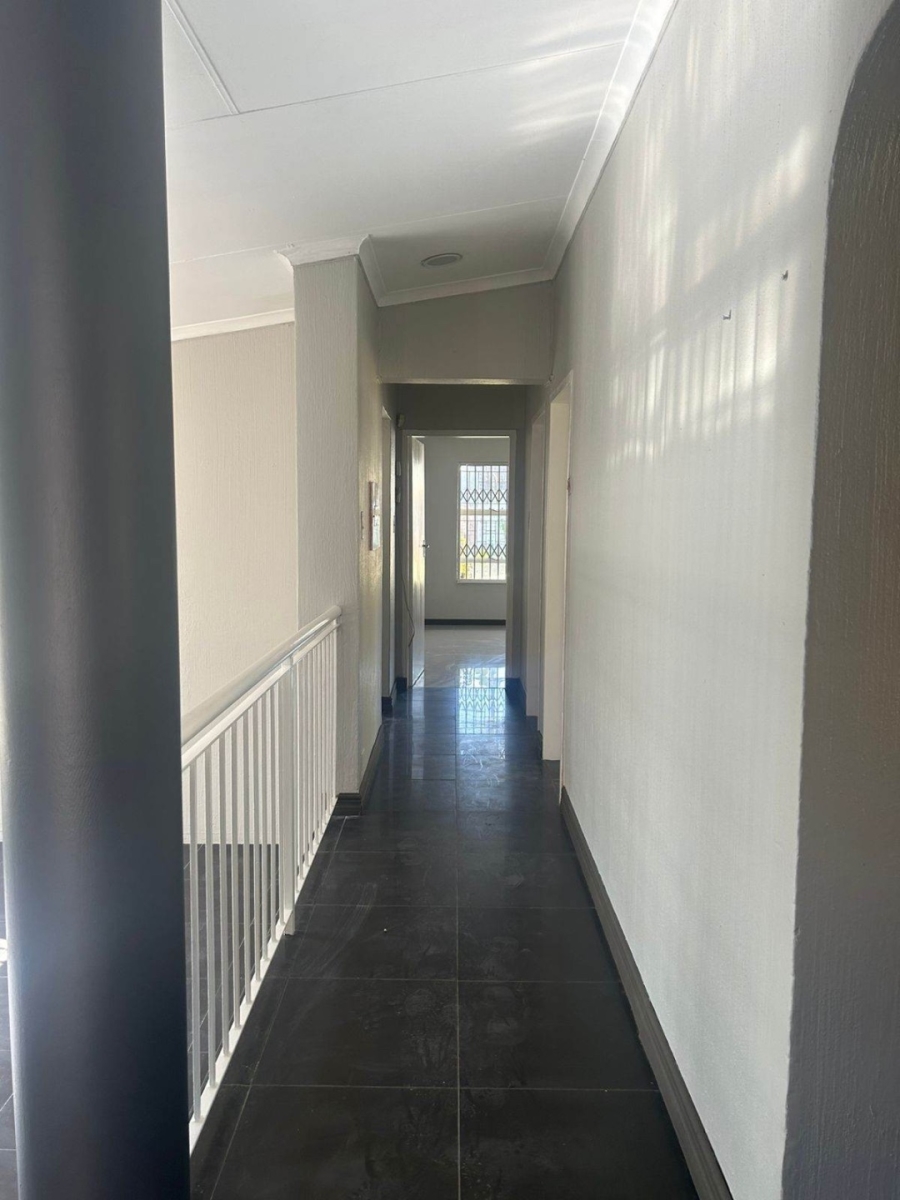 To Let 3 Bedroom Property for Rent in Vorna Valley Gauteng