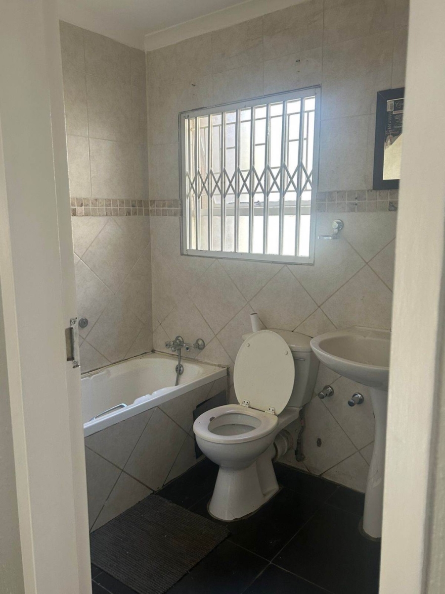 To Let 3 Bedroom Property for Rent in Vorna Valley Gauteng