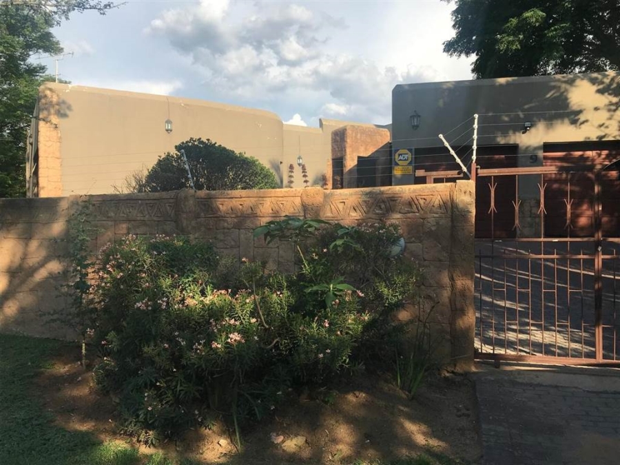 To Let 3 Bedroom Property for Rent in Vorna Valley Gauteng