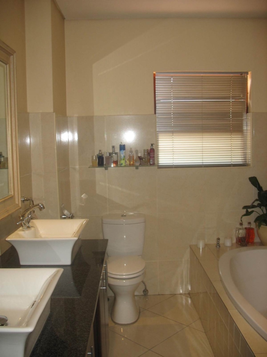 To Let 5 Bedroom Property for Rent in Morningside Gauteng