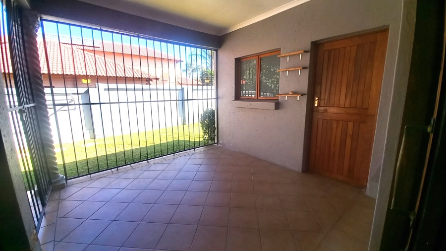 To Let 3 Bedroom Property for Rent in Moreleta Park Gauteng
