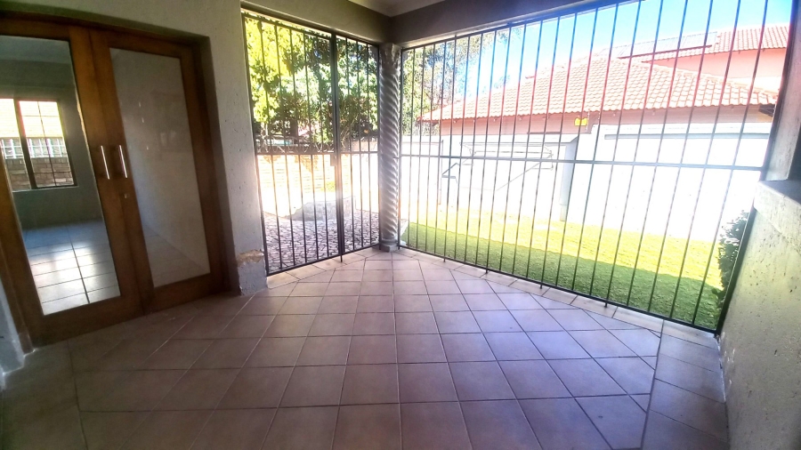 To Let 3 Bedroom Property for Rent in Moreleta Park Gauteng