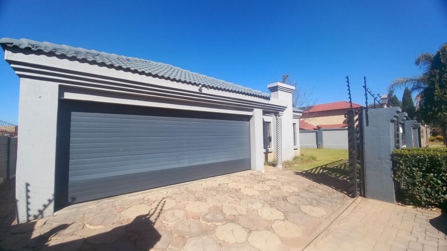 To Let 3 Bedroom Property for Rent in Moreleta Park Gauteng