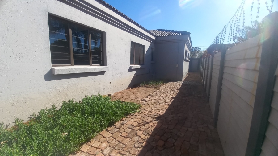 To Let 3 Bedroom Property for Rent in Moreleta Park Gauteng