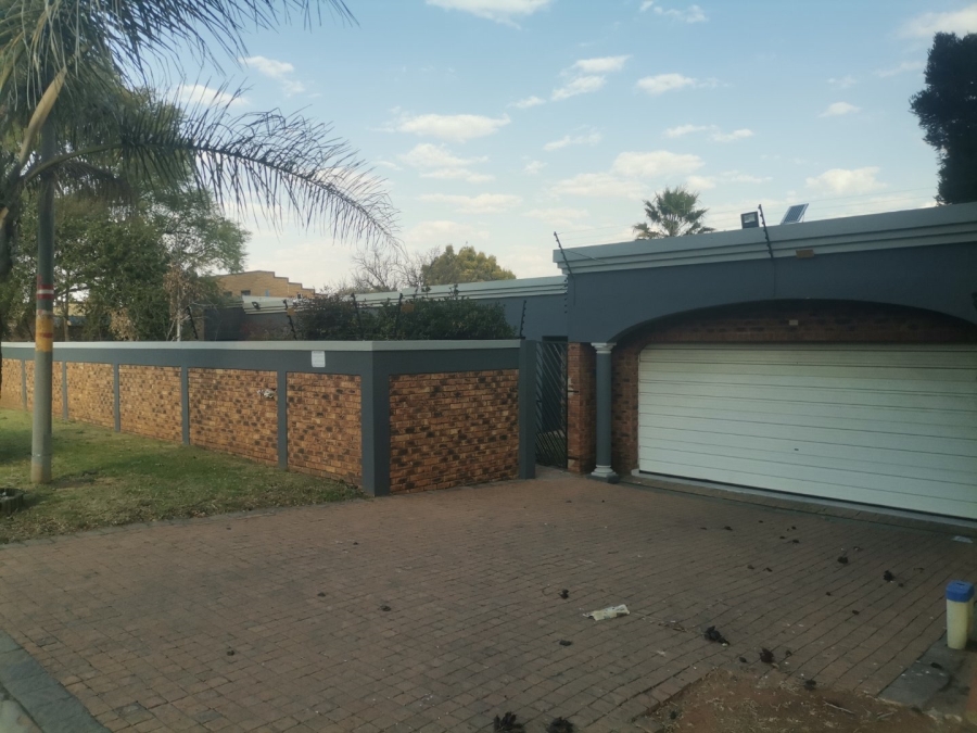 4 Bedroom Property for Sale in Sunward Park Gauteng