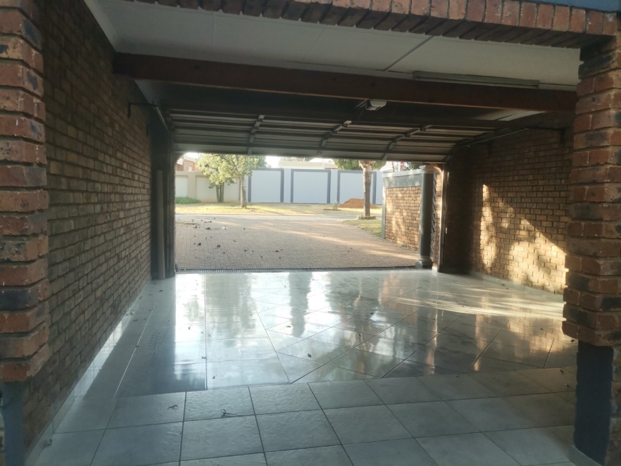4 Bedroom Property for Sale in Sunward Park Gauteng