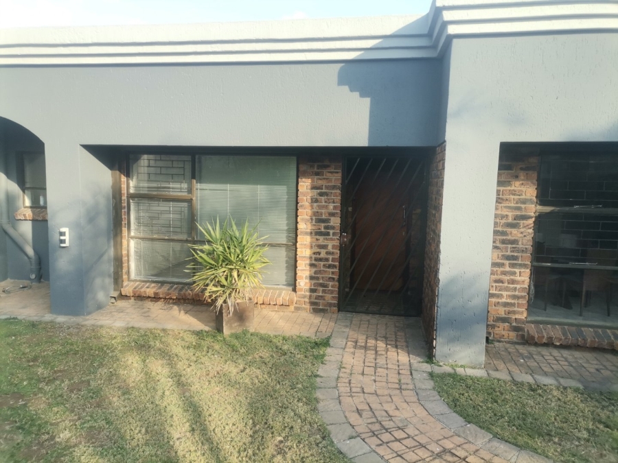 4 Bedroom Property for Sale in Sunward Park Gauteng