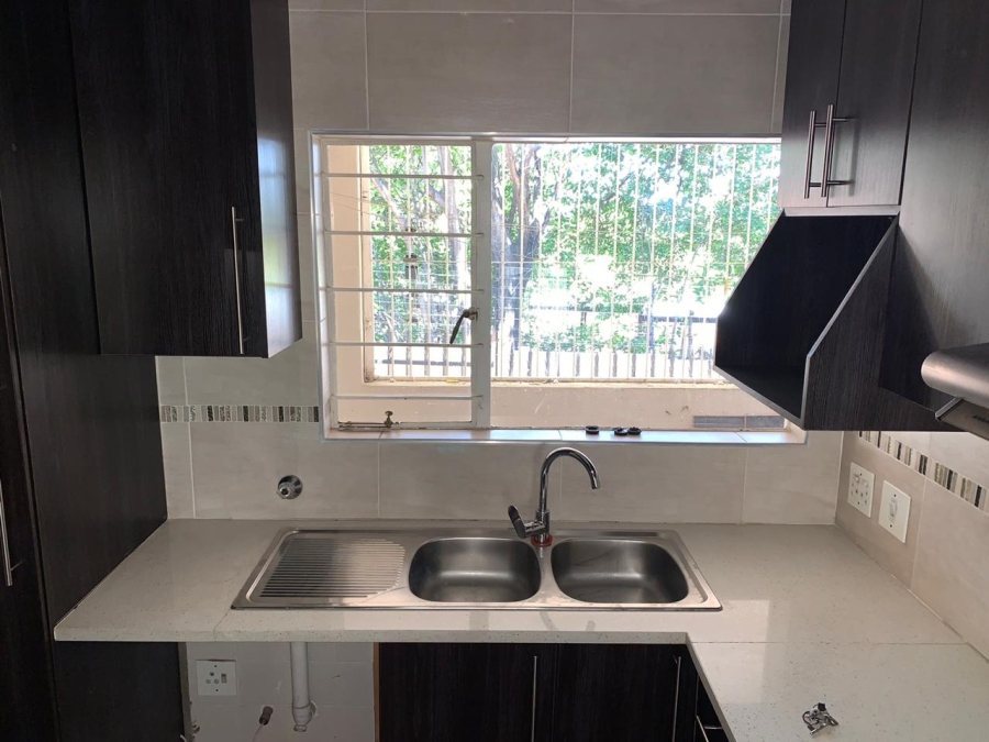 To Let 2 Bedroom Property for Rent in Northwold Gauteng