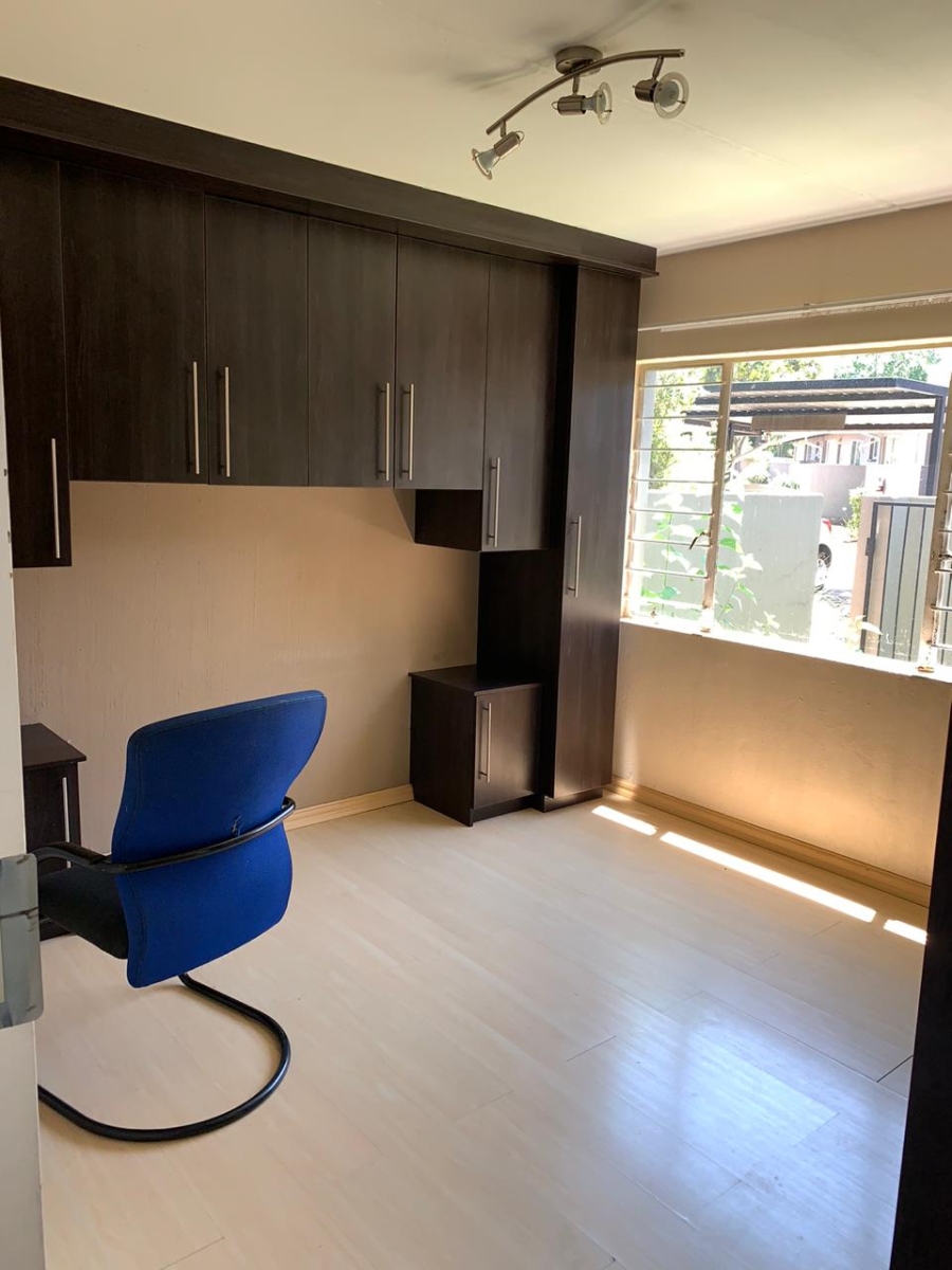 To Let 2 Bedroom Property for Rent in Northwold Gauteng