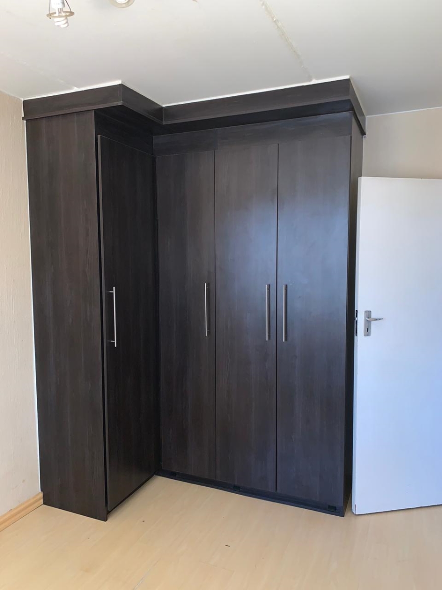 To Let 2 Bedroom Property for Rent in Northwold Gauteng