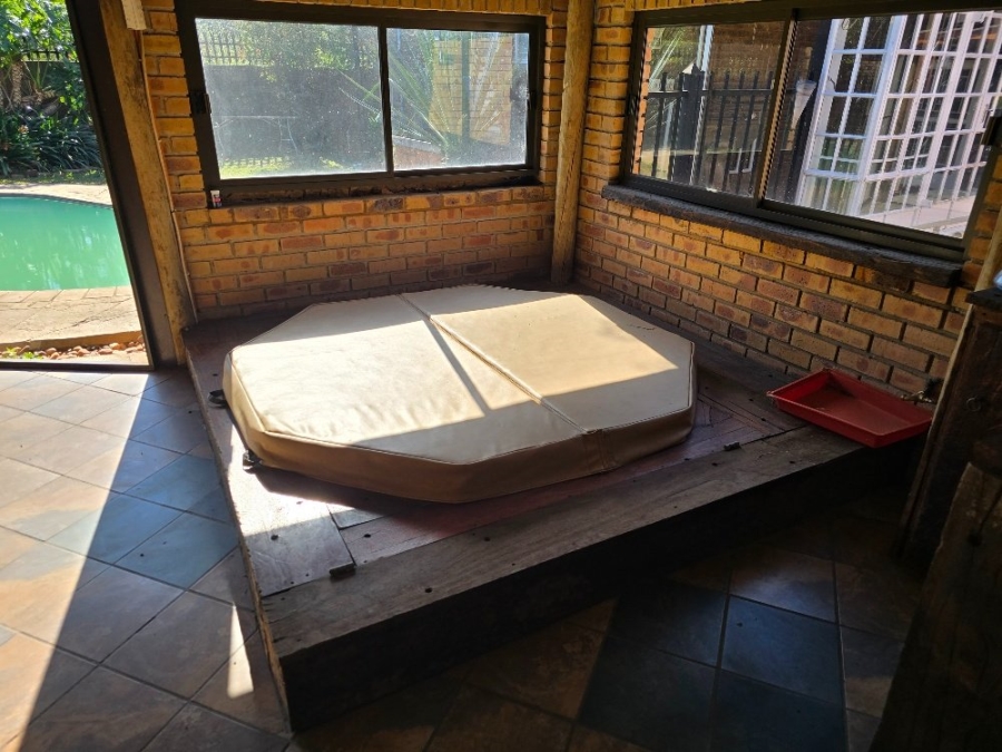 4 Bedroom Property for Sale in Sinoville Gauteng