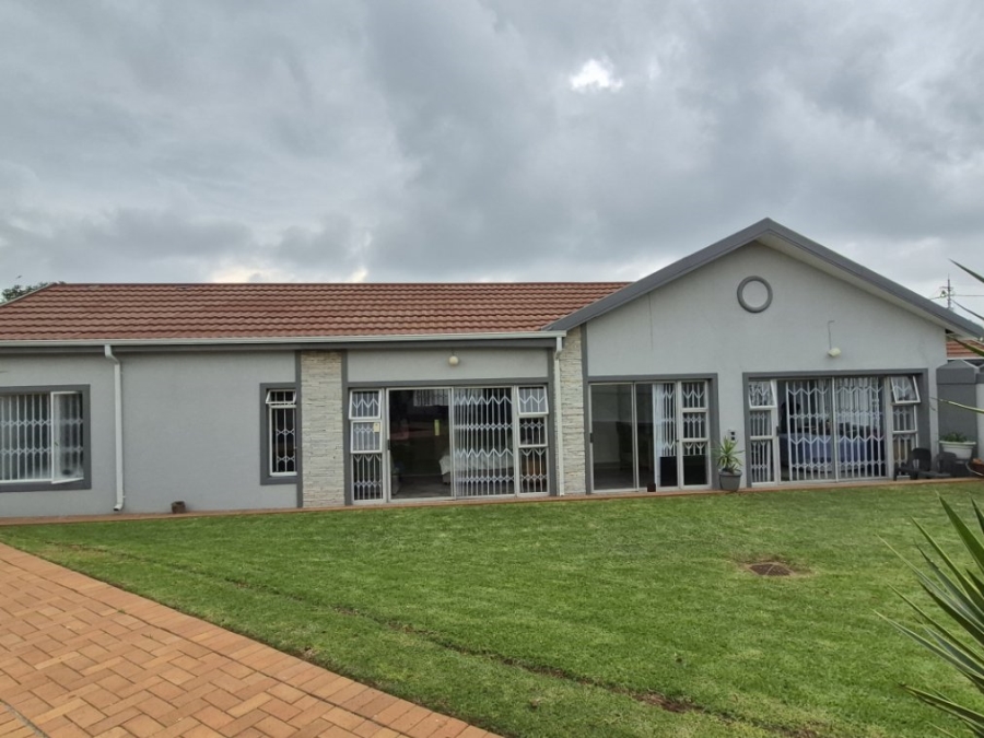 4 Bedroom Property for Sale in Sunnyridge Gauteng