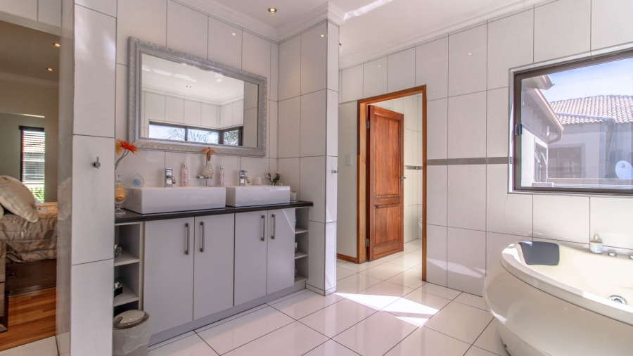 3 Bedroom Property for Sale in Meyersdal Gauteng