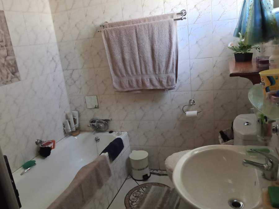  Bedroom Property for Sale in Homelake Gauteng