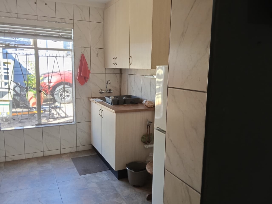  Bedroom Property for Sale in Homelake Gauteng