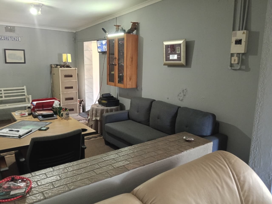  Bedroom Property for Sale in Homelake Gauteng