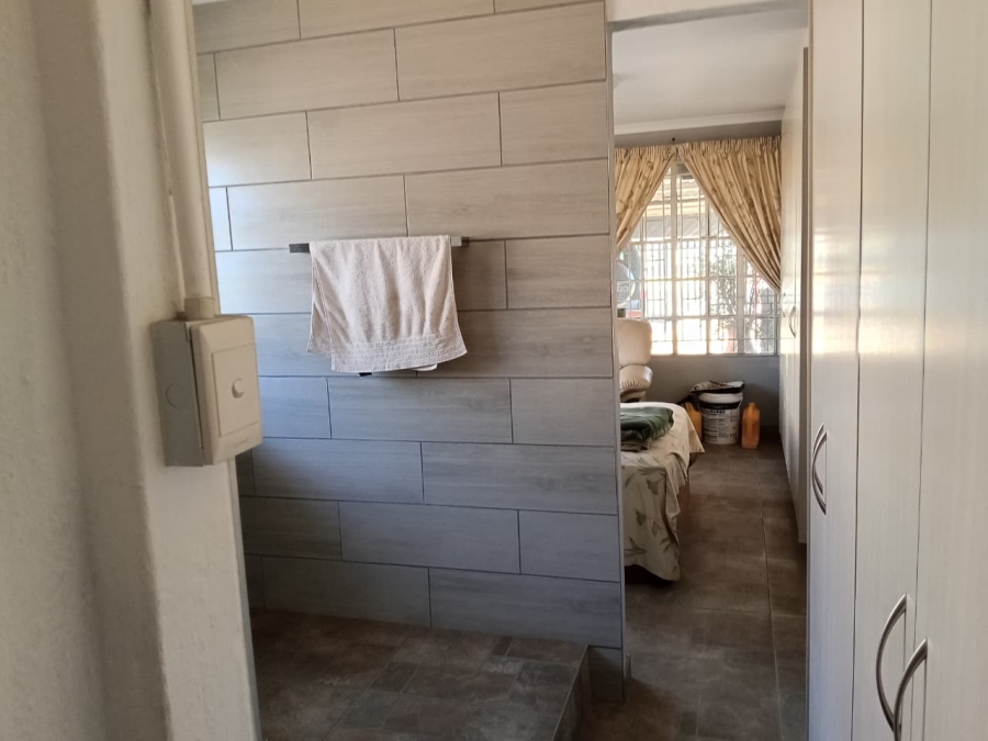  Bedroom Property for Sale in Homelake Gauteng