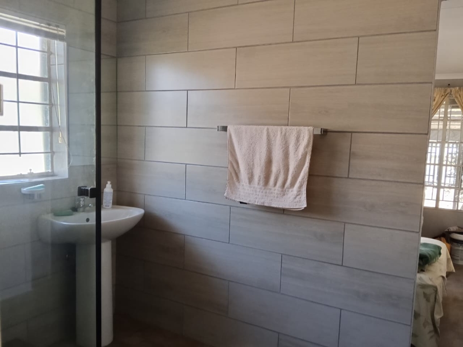 Bedroom Property for Sale in Homelake Gauteng