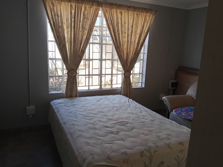  Bedroom Property for Sale in Homelake Gauteng