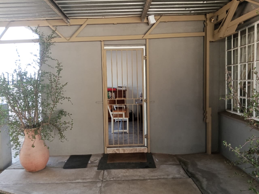  Bedroom Property for Sale in Homelake Gauteng