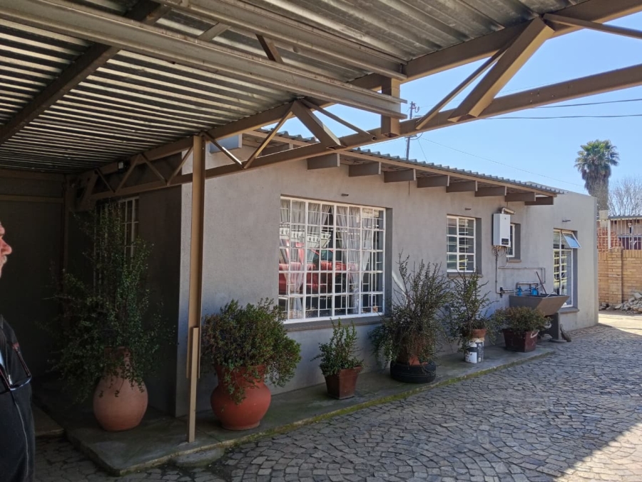  Bedroom Property for Sale in Homelake Gauteng