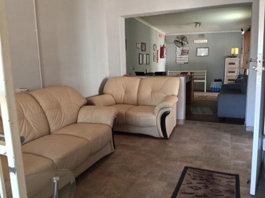  Bedroom Property for Sale in Homelake Gauteng