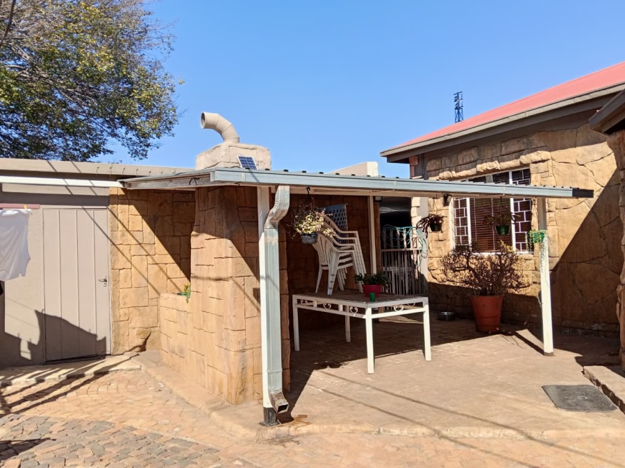  Bedroom Property for Sale in Homelake Gauteng