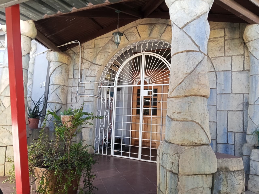  Bedroom Property for Sale in Homelake Gauteng