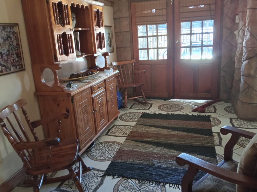  Bedroom Property for Sale in Homelake Gauteng