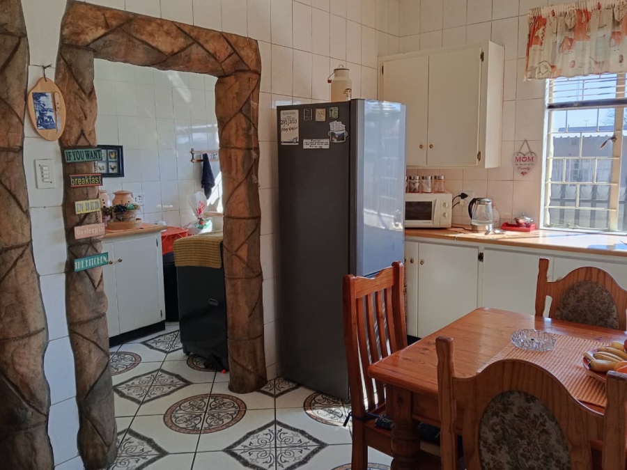  Bedroom Property for Sale in Homelake Gauteng