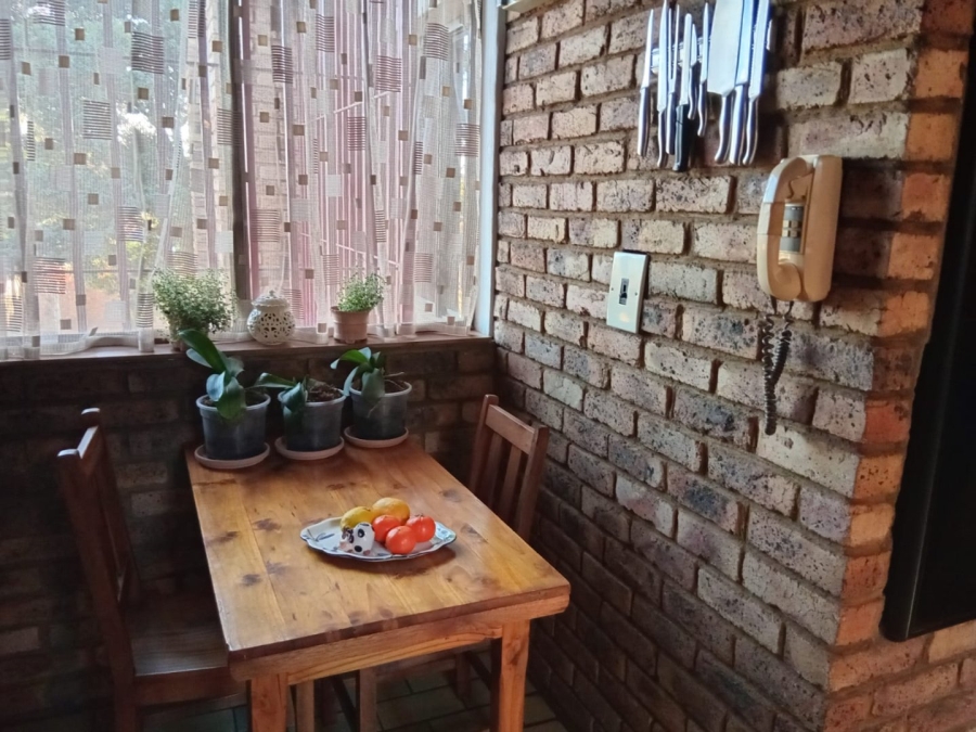 3 Bedroom Property for Sale in Mulbarton Gauteng