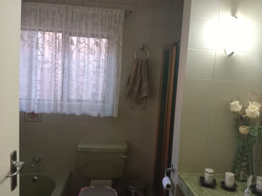 3 Bedroom Property for Sale in Mulbarton Gauteng