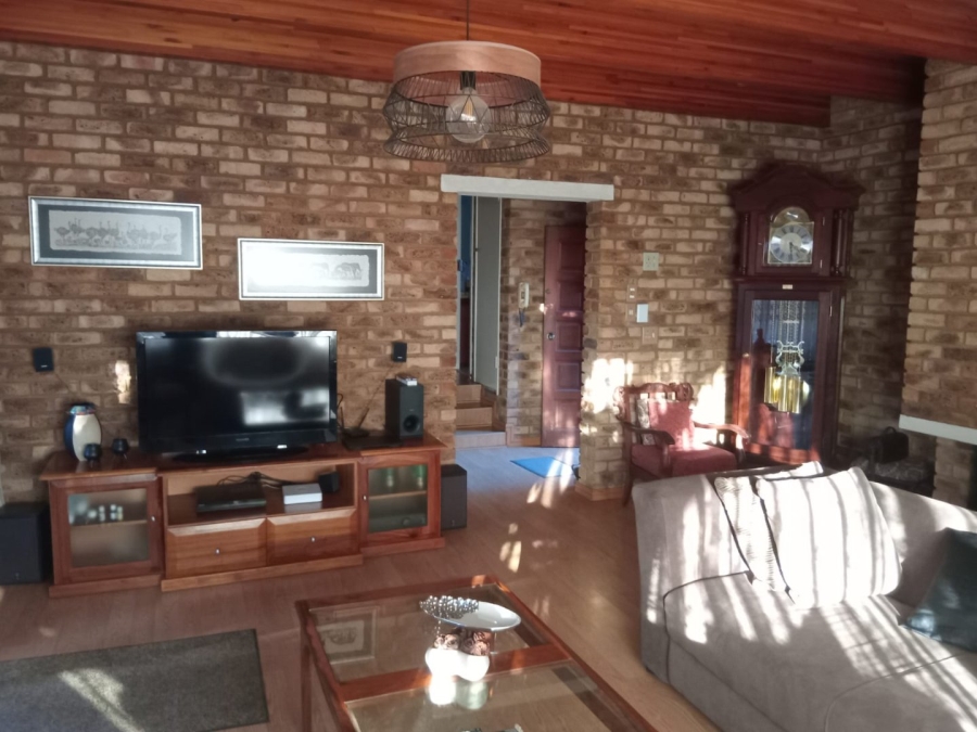 3 Bedroom Property for Sale in Mulbarton Gauteng