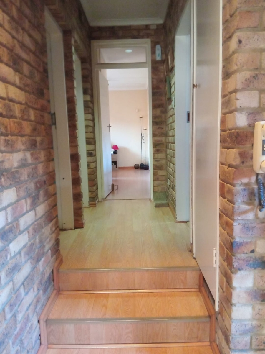 3 Bedroom Property for Sale in Mulbarton Gauteng