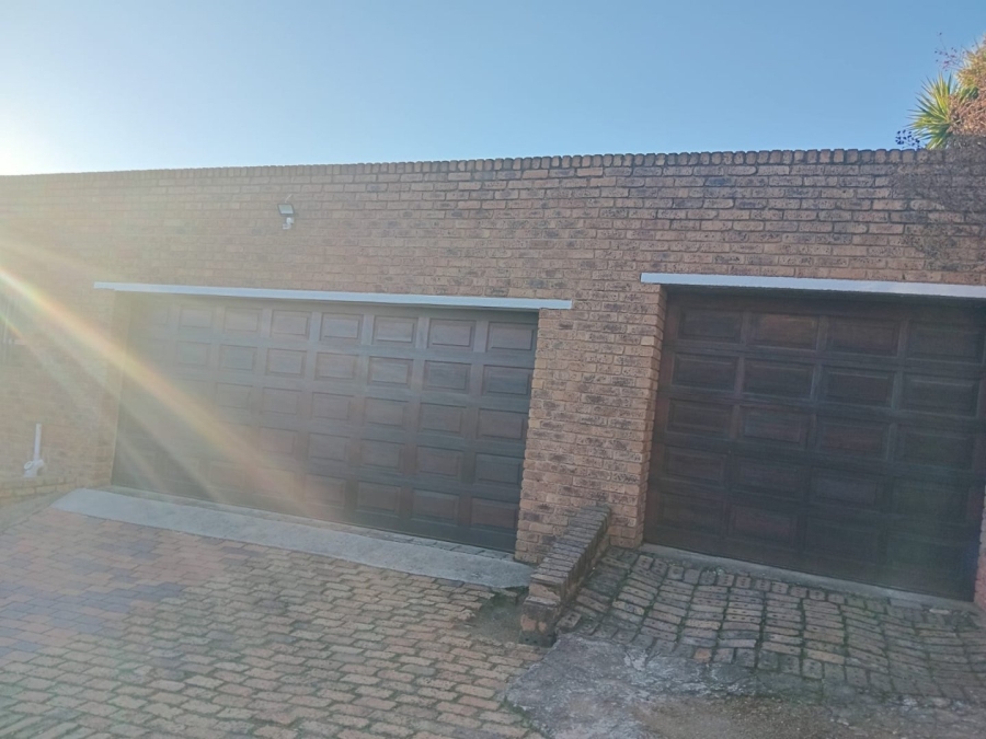 3 Bedroom Property for Sale in Mulbarton Gauteng