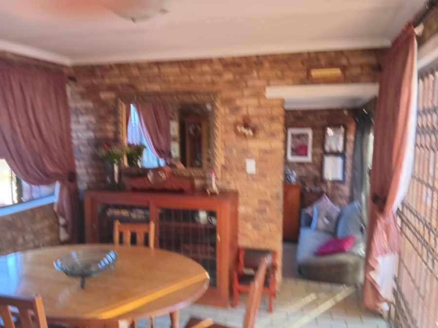 3 Bedroom Property for Sale in Mulbarton Gauteng