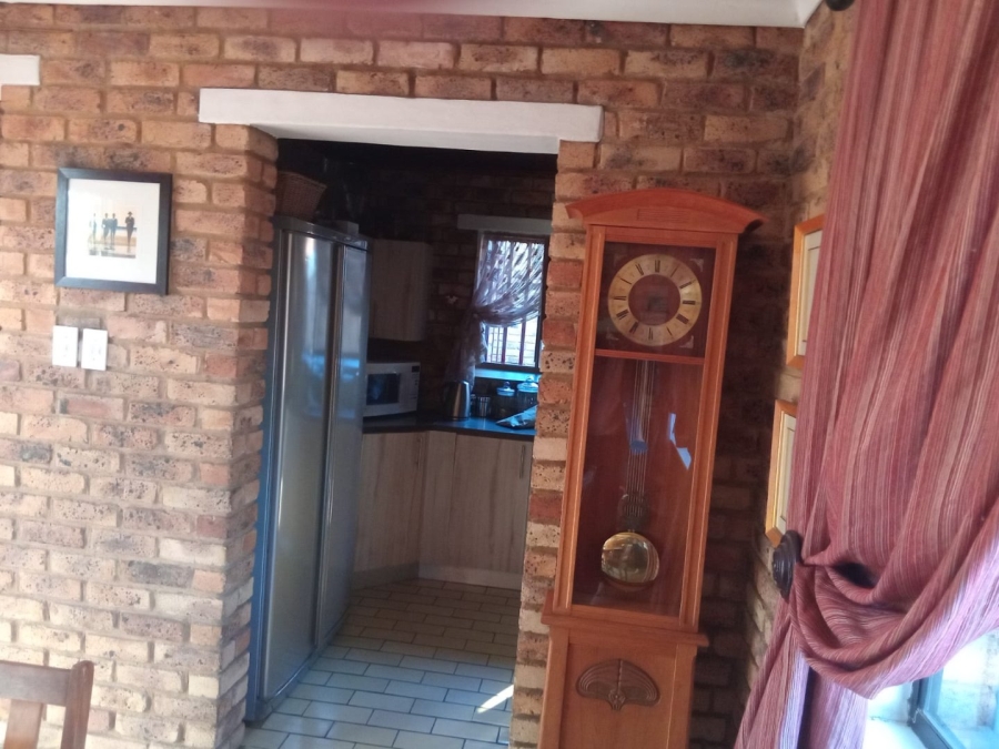 3 Bedroom Property for Sale in Mulbarton Gauteng